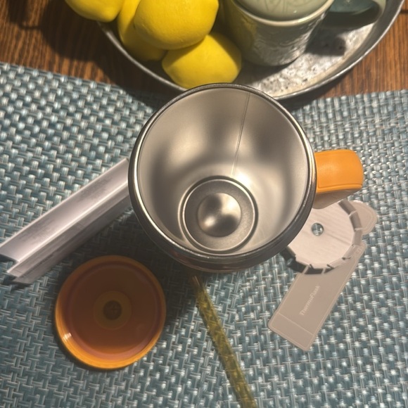 New 32 OZ Thermoflask Insulated Tumbler with straw and handle. - Picture 4 of 5